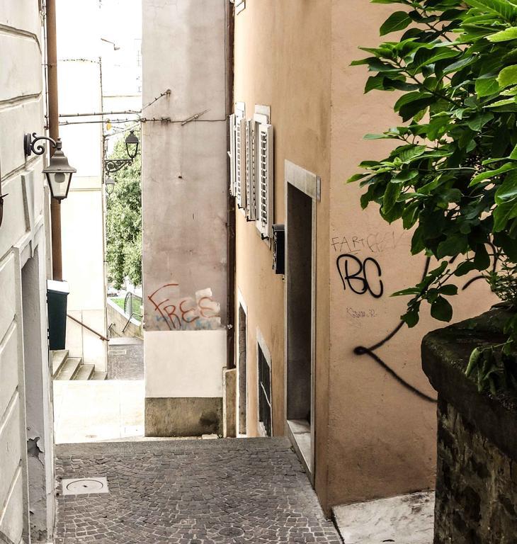Casa Vacanze All'Angolo Trieste Exterior photo